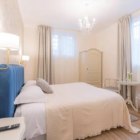 Crys: Rooms, Holiday, Business Guest house *