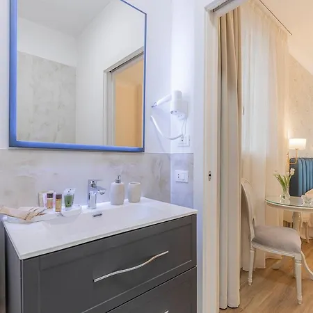 Crys: Rooms, Holiday, Business Guest house *