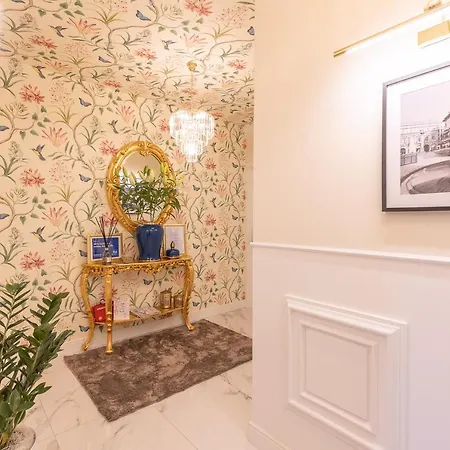 Guest house Crys: Rooms, Holiday, Business