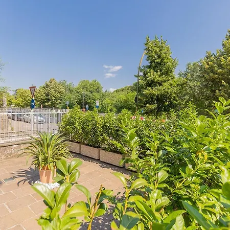 Crys: Rooms, Holiday, Business Guest house Verona